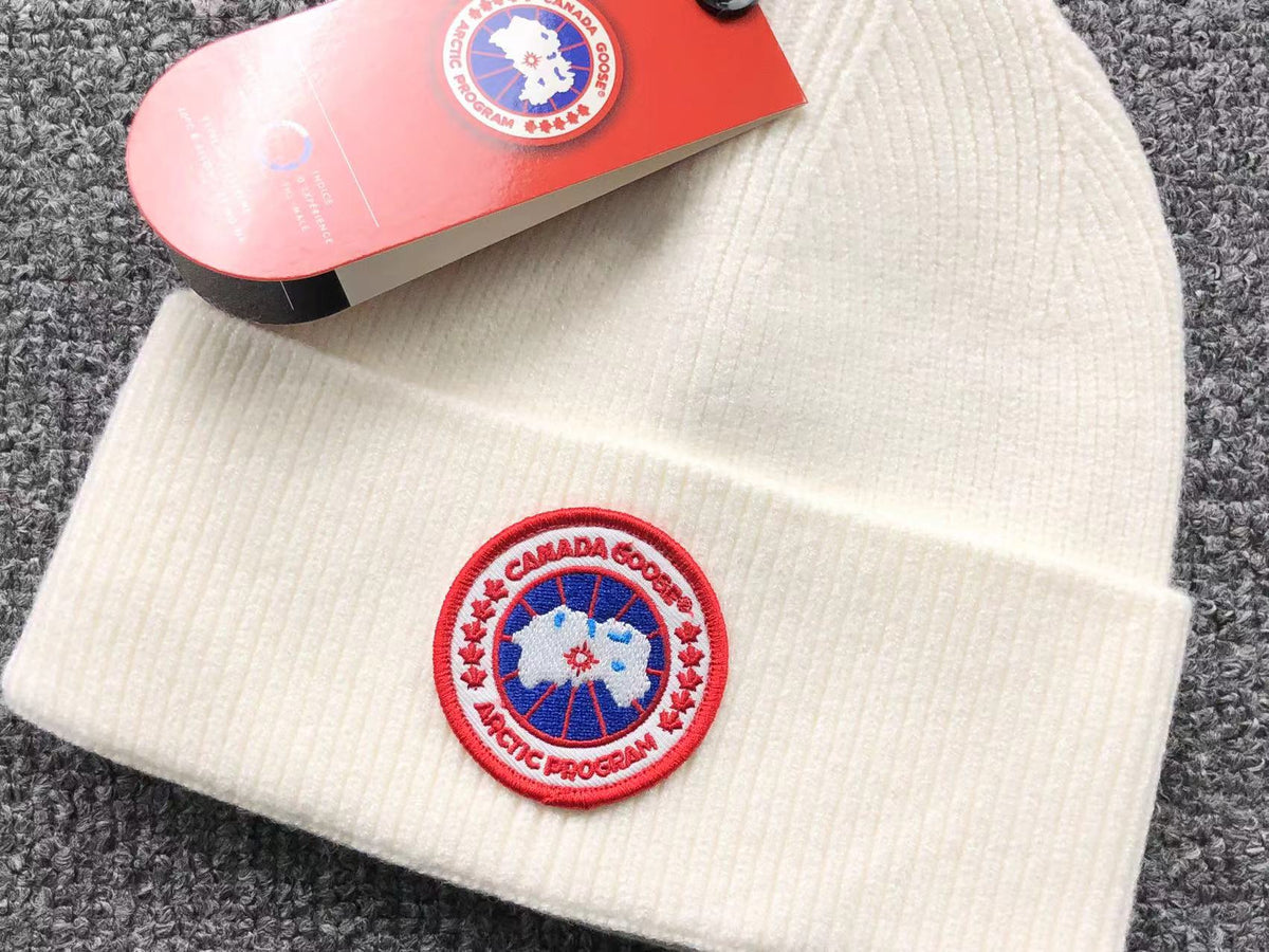 Canada Goose Beanie White 4